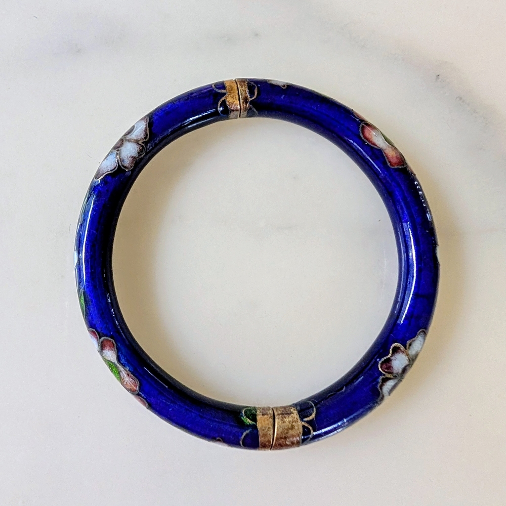 NWT. Vintage Royal Blue Floral Circle Cloisonné Enamel Bangle Bracelet With Case